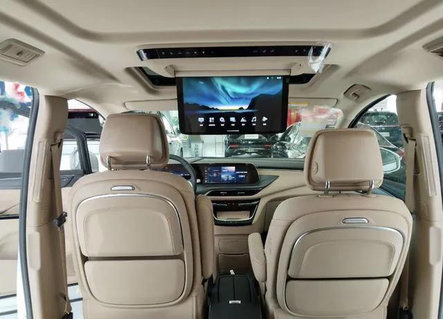 實(shí)拍別克GL8陸尚,5米2車身塞滿黑科技,1420km續(xù)航要革MPV的命?