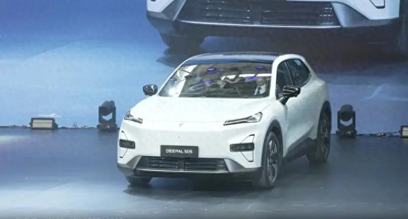 長(zhǎng)安汽車(chē)泰國(guó)羅勇工廠(chǎng)正式投產(chǎn) 第2859萬(wàn)輛車(chē)同步下線(xiàn)