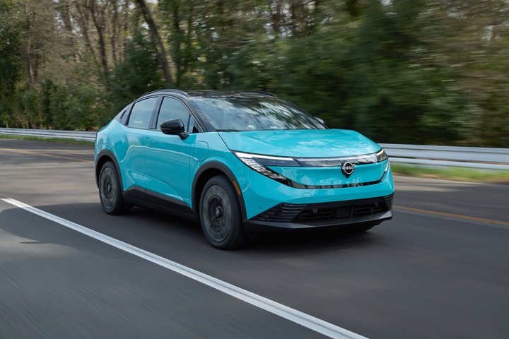 全球首款量產(chǎn)電動車日產(chǎn)聆風(fēng)第三代登場,此次能否與特斯拉一較高下?