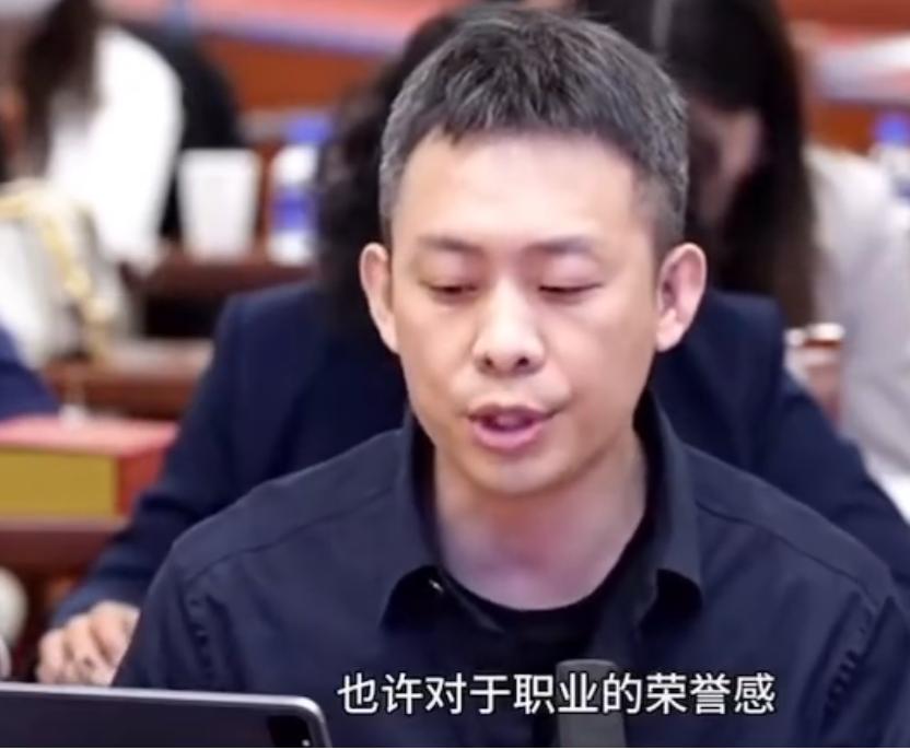 《以法之名》全村排隊與洪亮合影是張譯親身經歷,怪不得演這么好